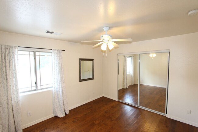 Building Photo - Spacious 3-Bedroom Townhouse with Main-Level Primary Suite