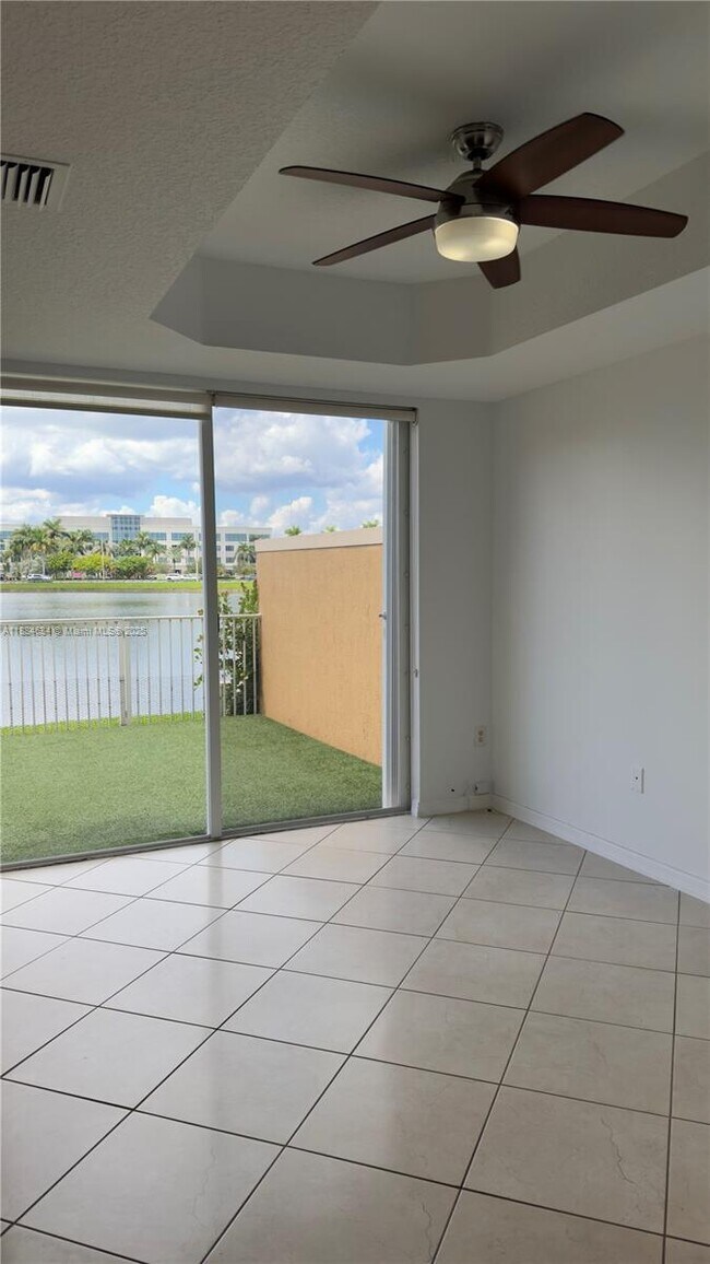 Building Photo - 924 SW 143rd Terrace