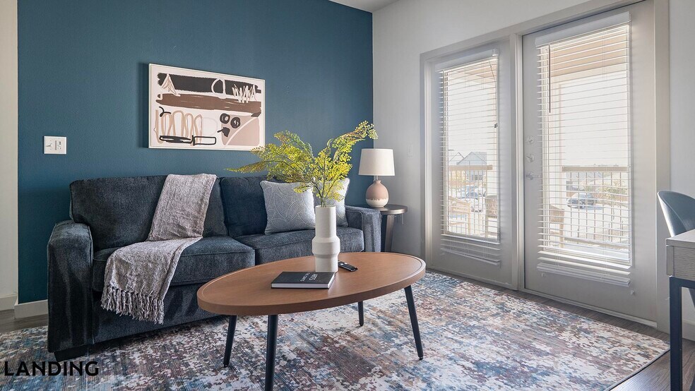 Building Photo - 2825 Main St