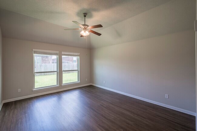Building Photo - 7418 Masters Dr