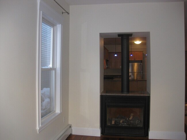 Building Photo - 39 Magnolia Ave
