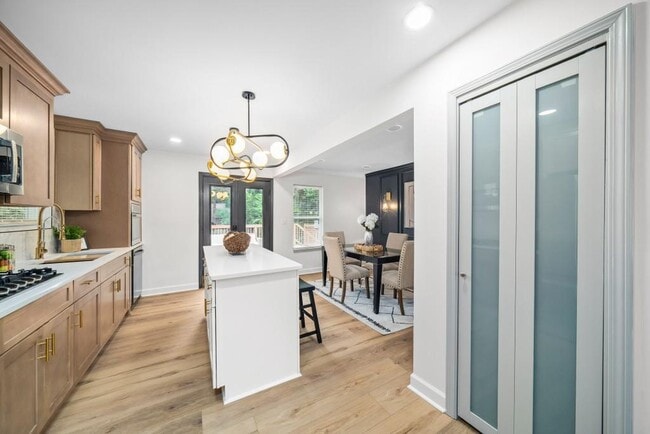 Building Photo - 2028 Hilburn Dr SE