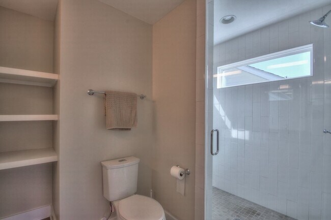 Building Photo - 1710 Nubell St