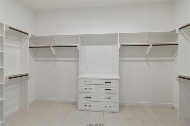 Building Photo - 4558 Hicks Ln