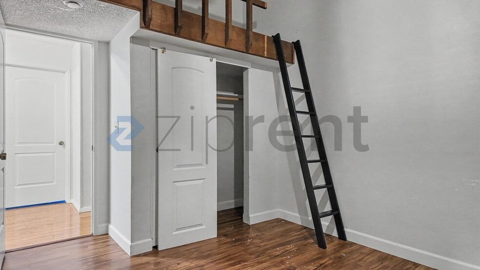 Building Photo - Unit 9517