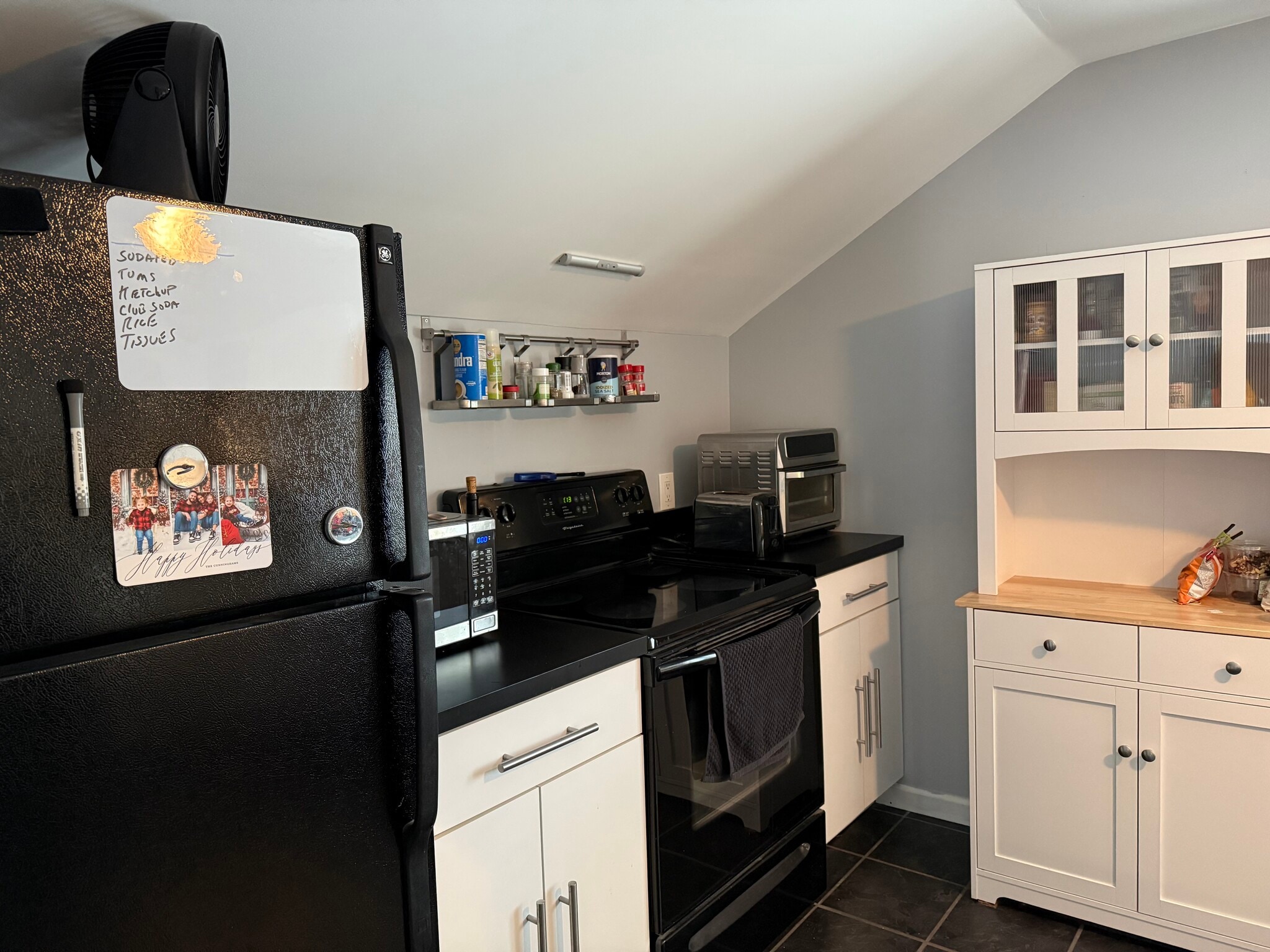 Kitchen - 1977 Miller Pl