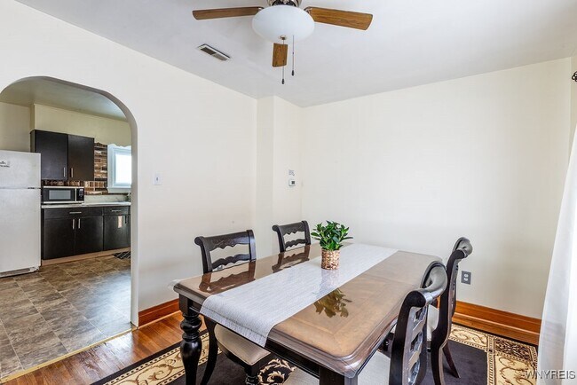 Building Photo - 38 Alexander Ave