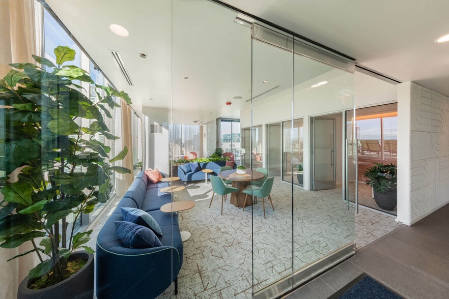 Building Photo - 651 W Washington Blvd