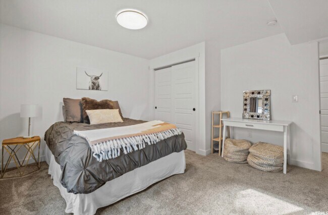 Building Photo - 2418 N 3370 W