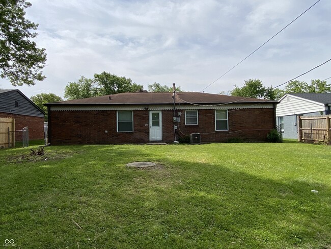 Building Photo - 7910 Roy Rd