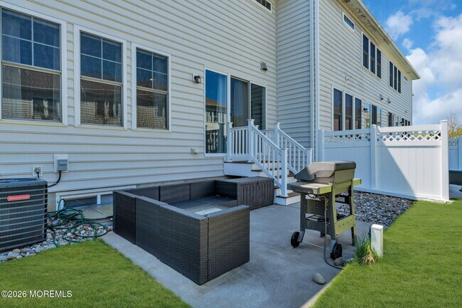 Building Photo - 2 Malcolm Way