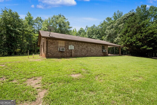Building Photo - 241 Busbin Rd