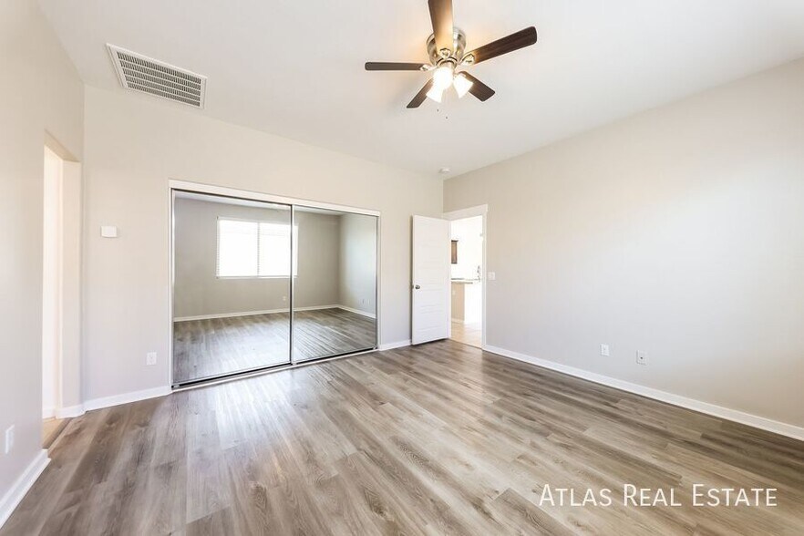 Building Photo - 14735 W Alexandria Way