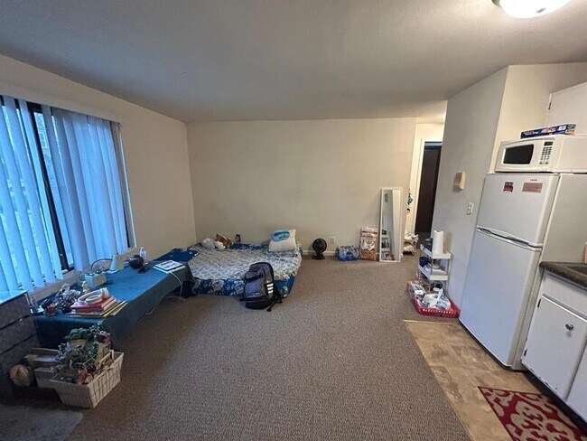 Building Photo - 134 E Johnson St