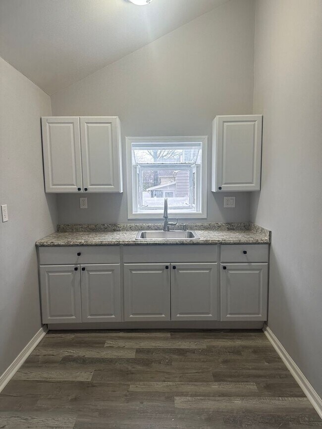 Building Photo - 3bd Single Garfield Section 8