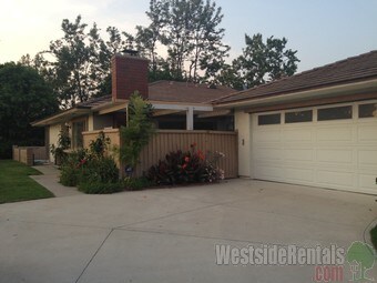 Primary Photo - 8 Featherwood