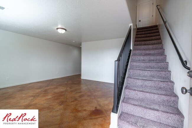 Building Photo - 2801 E 450 N