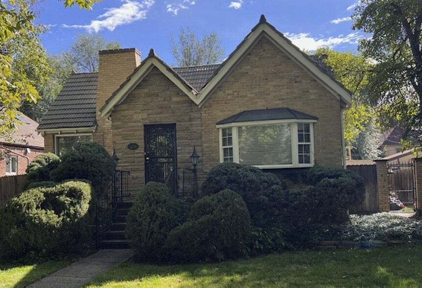 Building Photo - 4326 E 17th Avenue Pky