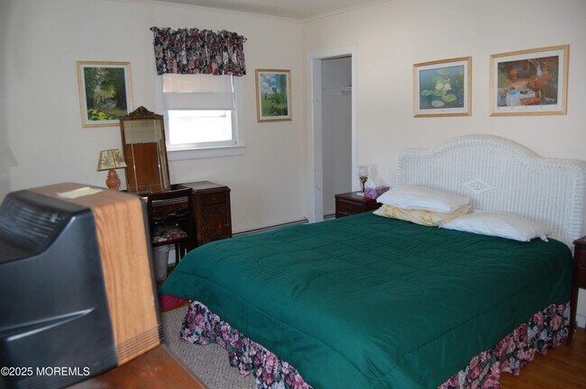 Building Photo - 206 Howell Ave