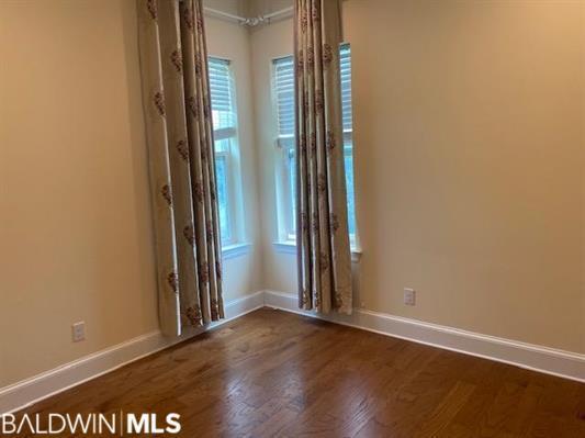 Building Photo - 205 S Tee Dr