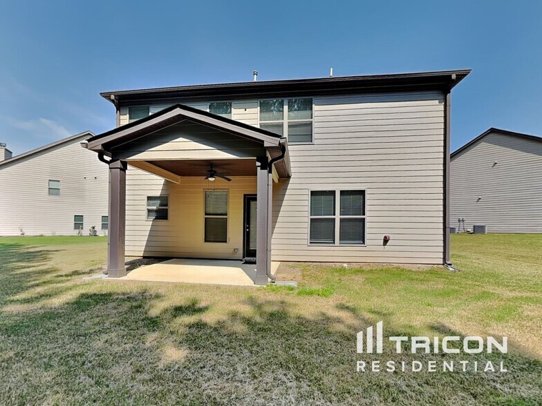 Building Photo - 1760 Long Acre Dr
