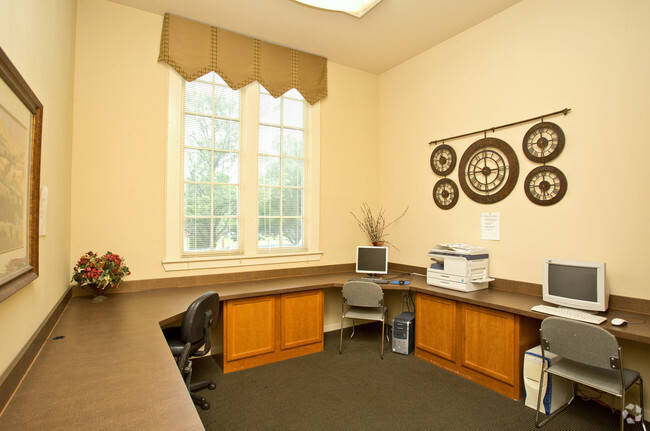 Computer Room - Princeton Court Senior Residences - AGE 55+