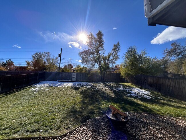Building Photo - $0 DEPOSIT OPTIONS. SPACIOUS 4-BEDROOM, 3.5-BATH DUPLEX OFF 6TH AVE FREEWAY, MINUTES FROM COLORAD...