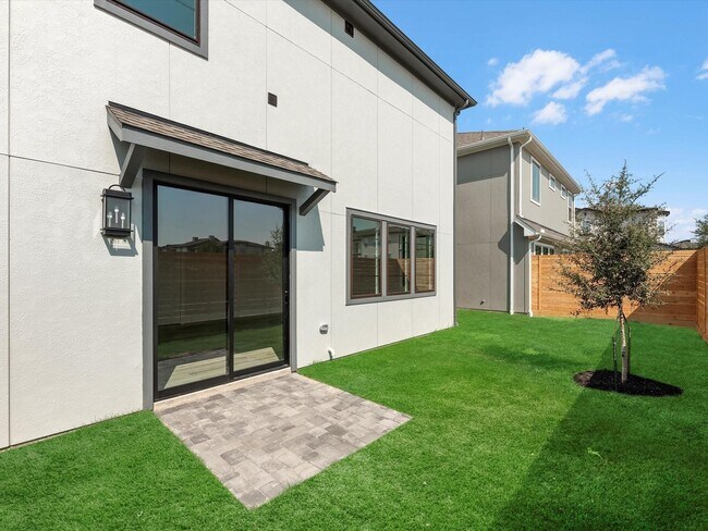 Building Photo - 12038 Royal Oaks Banner Wy