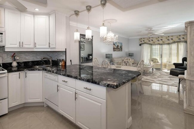 Building Photo - 7300 NW 5th Ct