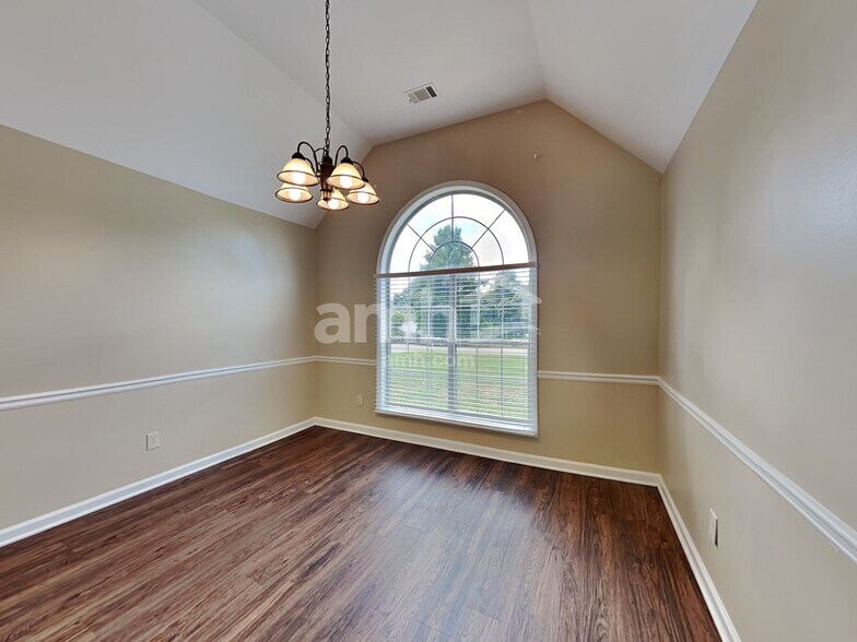 Building Photo - 412 Briarwood Rd