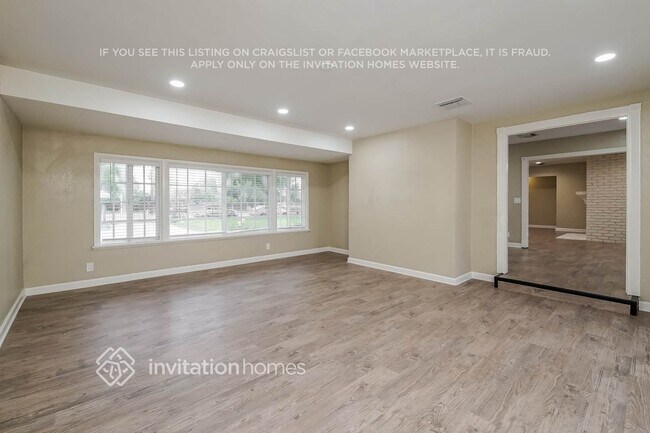 Building Photo - 17363 Saticoy St