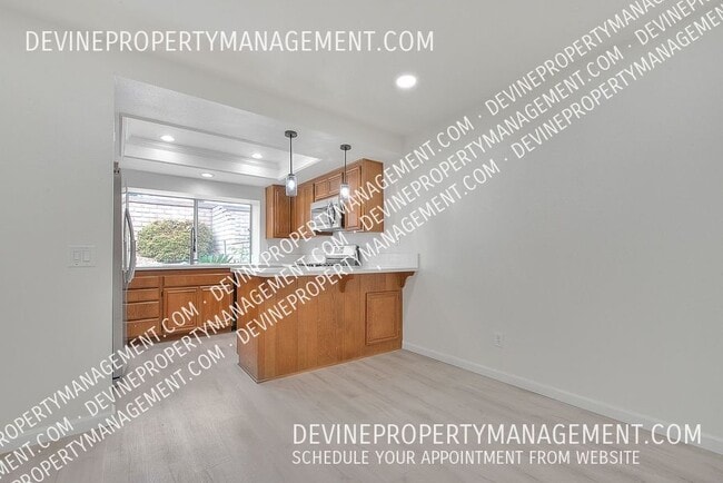 Building Photo - 902 California Privado
