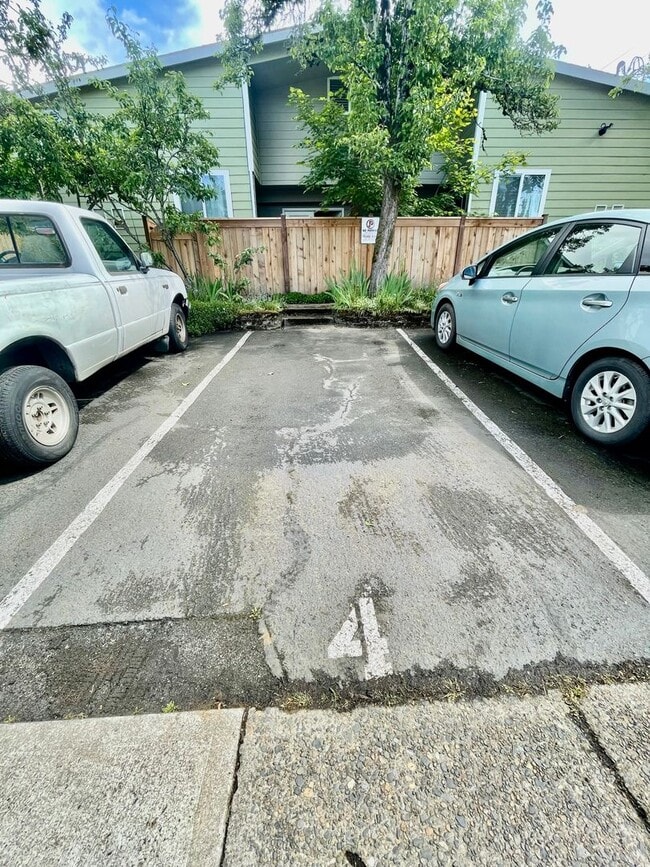 Building Photo - 2 WEEKS FREE RENT! Ground Floor- St. John'...