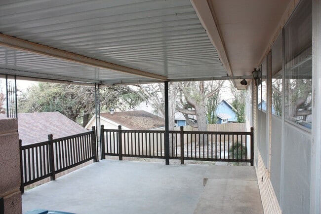 Building Photo - 1316 Carol Ann Dr