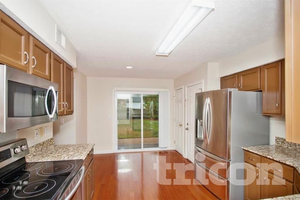 Building Photo - 2041 Glastonbury Dr