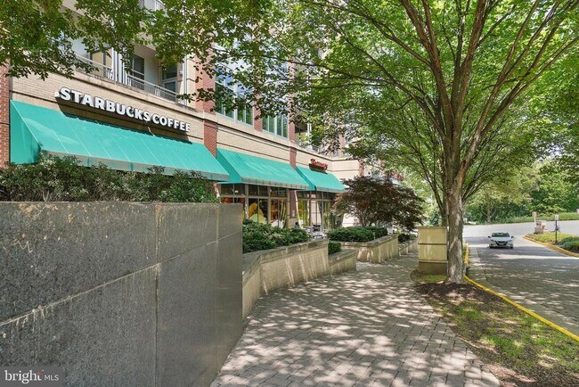 Building Photo - 1524 Lincoln Way