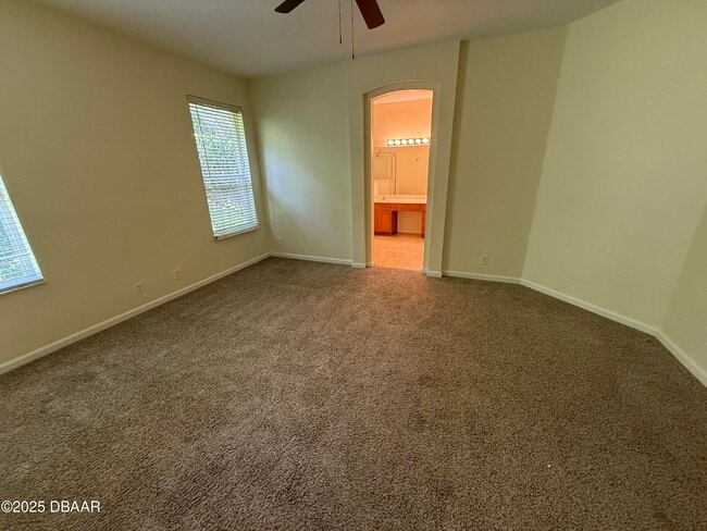 Building Photo - 705 Ravenshill Way