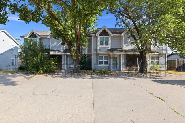 Building Photo - 7206 W Douglas Ave