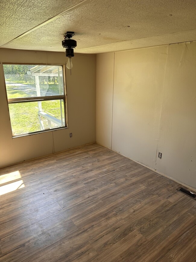 Building Photo - 103 Sherri Lee Ter