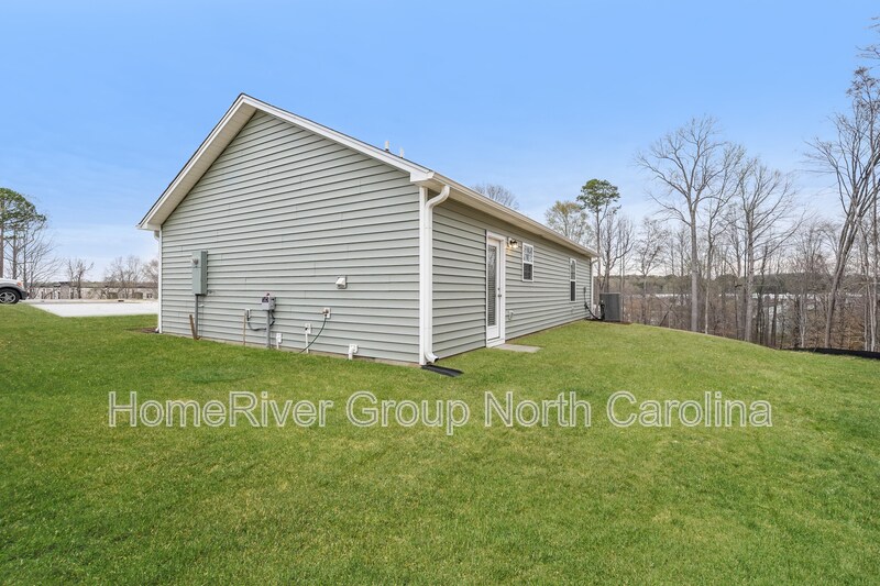 Building Photo - 2808 Carrollwood Dr