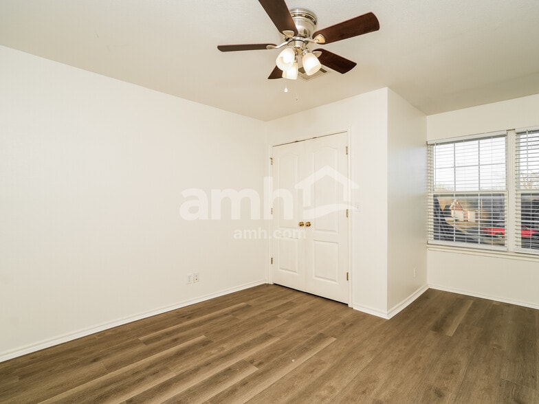 Building Photo - 7506 N 133rd E Ave