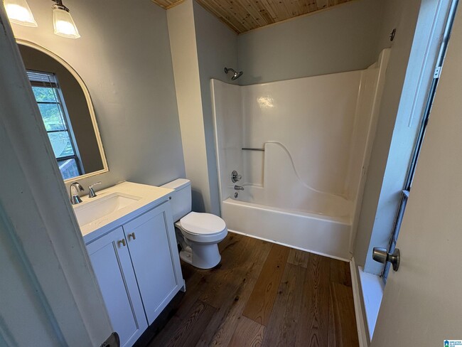 Building Photo - 324 Willow Glen Ct