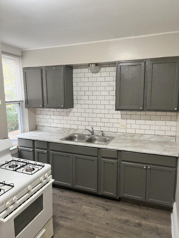 Building Photo - 1403 5th Ave