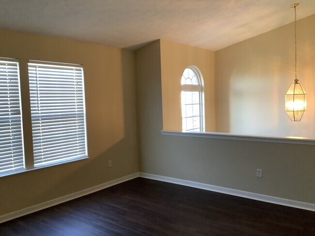 Building Photo - 94 Heathermere Drive