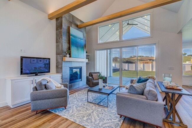 Building Photo - Luxury Living in Dry Creek Ranch
