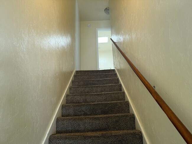 Building Photo - PORTLAND TOWNHOMES
