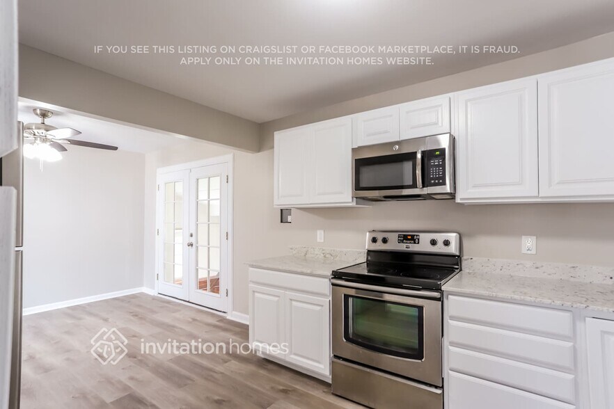 Building Photo - 2727 S Stuart St