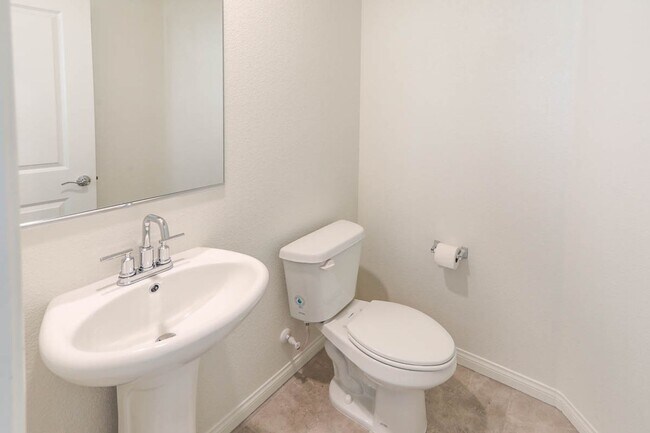 Building Photo - 4 Bed, 2.5 Bath Home In A Gated Community ...