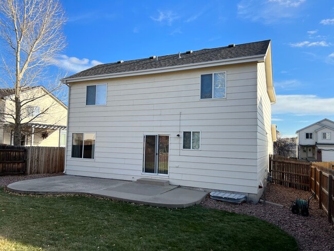 Building Photo - 7122 Arrowroot Ave