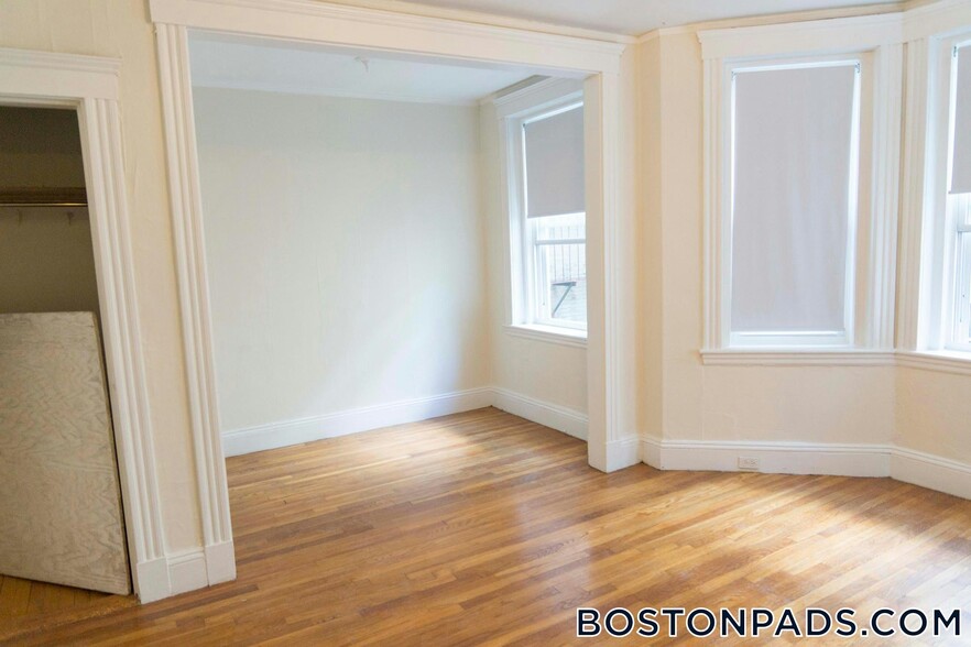 Building Photo - 1175 Boylston St
